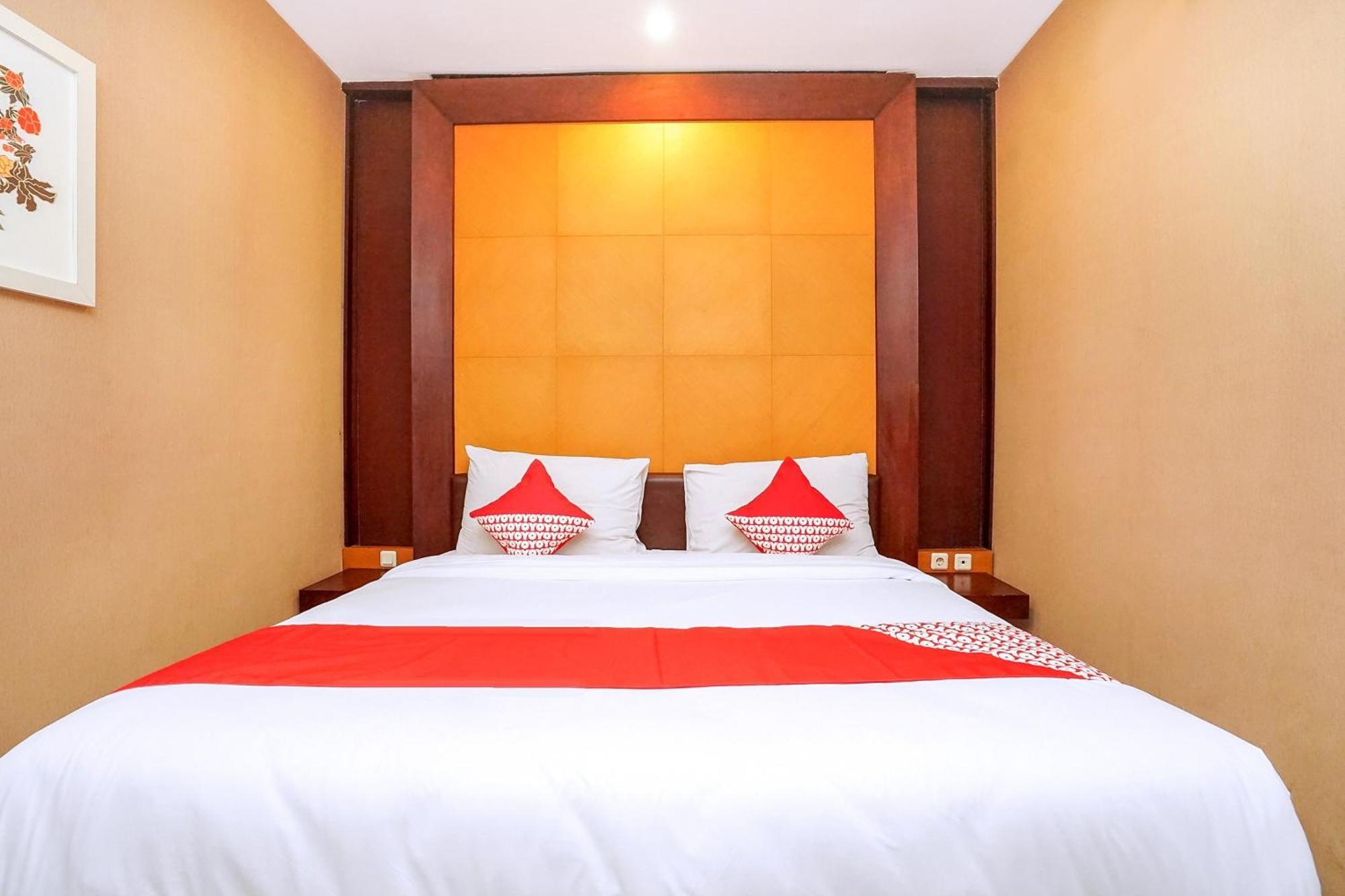 Istana Permata Ngagel Hotel Surabaya Luaran gambar