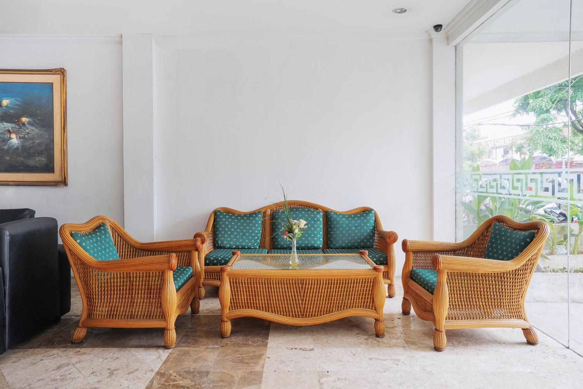 Istana Permata Ngagel Hotel Surabaya Luaran gambar