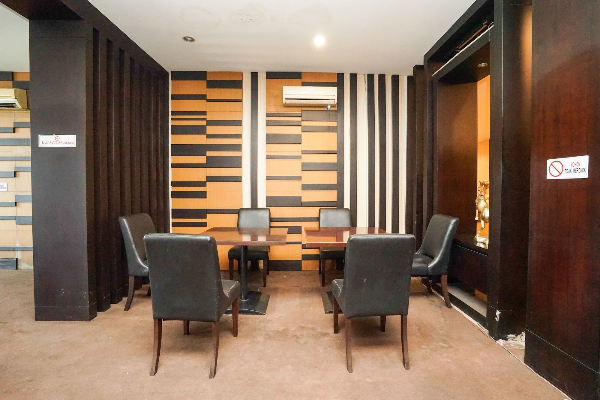 Istana Permata Ngagel Hotel Surabaya Luaran gambar